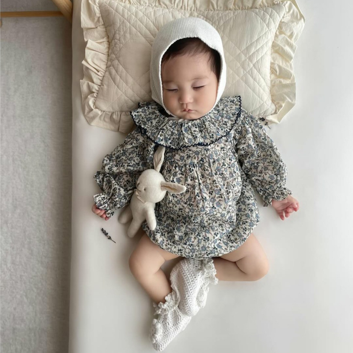 Baby Clothing Outlet - 2026 Frühling Neuer Baby-Mädchen Langarm-Blumen-Bodysuit Mädchen